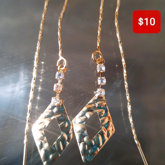 Earrings - Picture 1 of 1